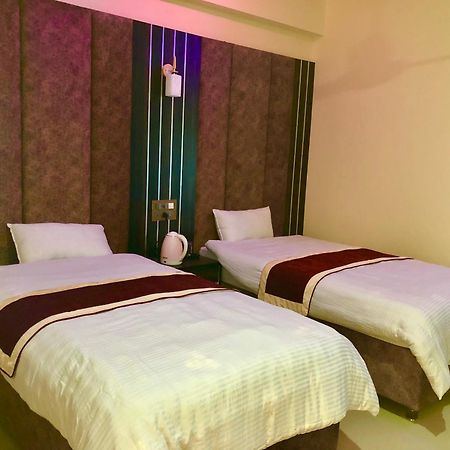 Hotel Hot Pot, Dhangadhi Zewnętrze zdjęcie