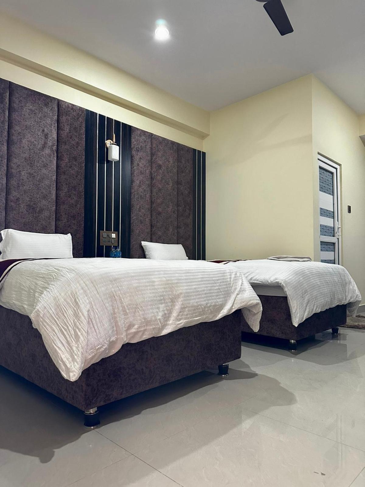 Hotel Hot Pot, Dhangadhi Zewnętrze zdjęcie