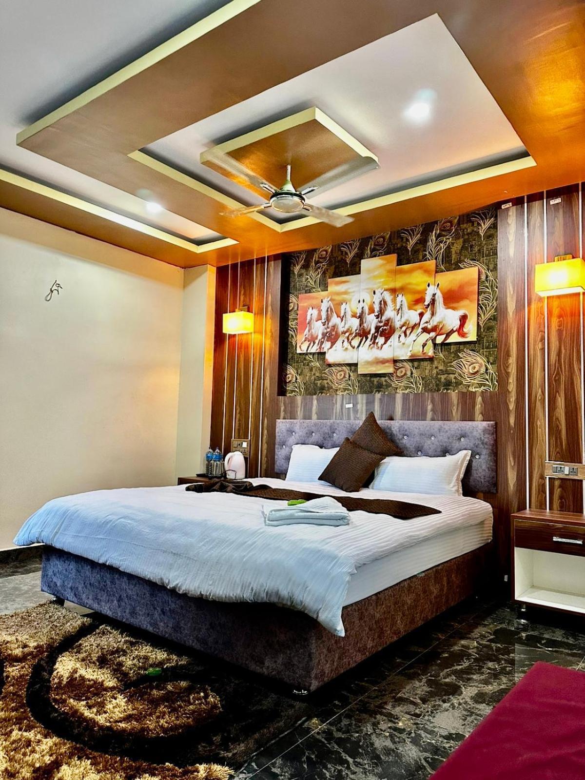 Hotel Hot Pot, Dhangadhi Zewnętrze zdjęcie