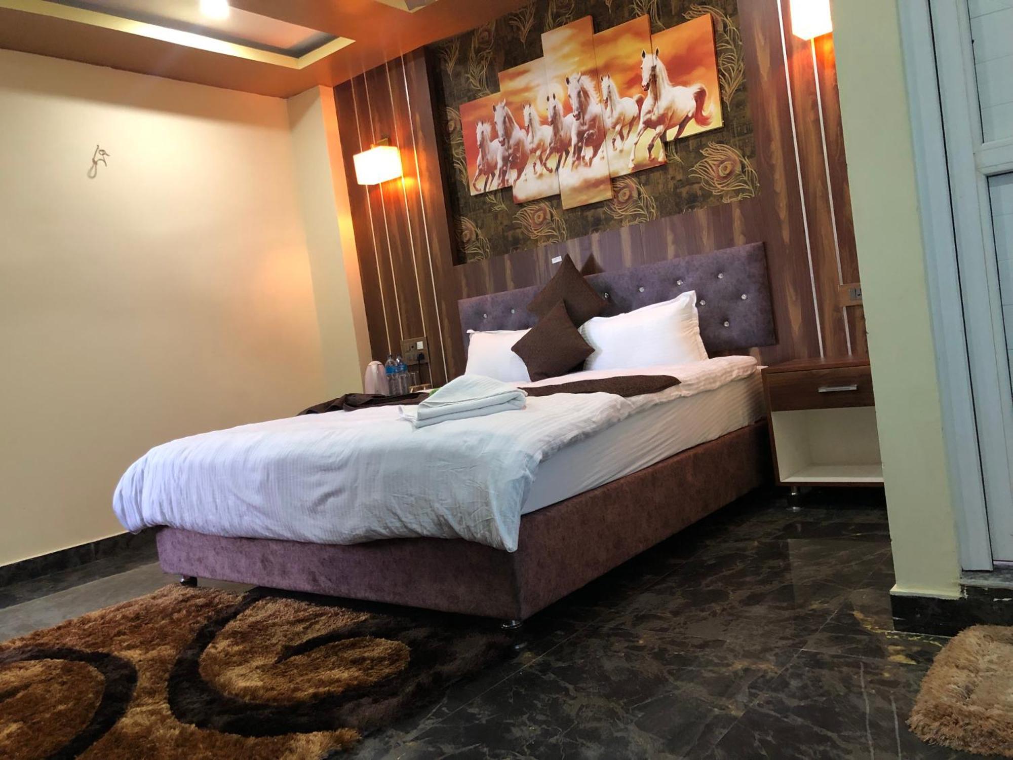 Hotel Hot Pot, Dhangadhi Zewnętrze zdjęcie